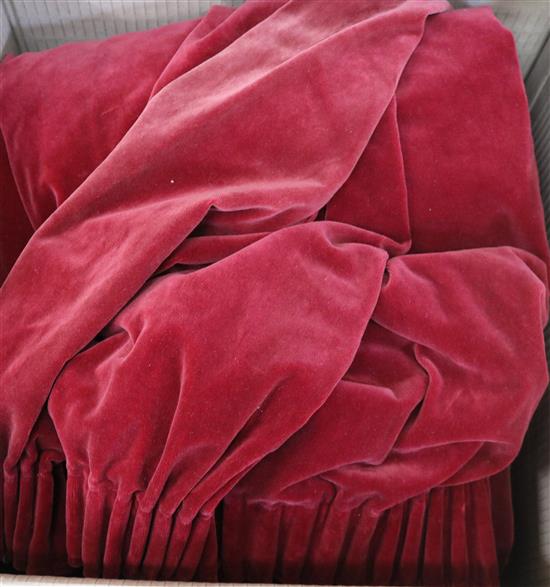 One pair wine coloured curtains drop 225cm W.157cm